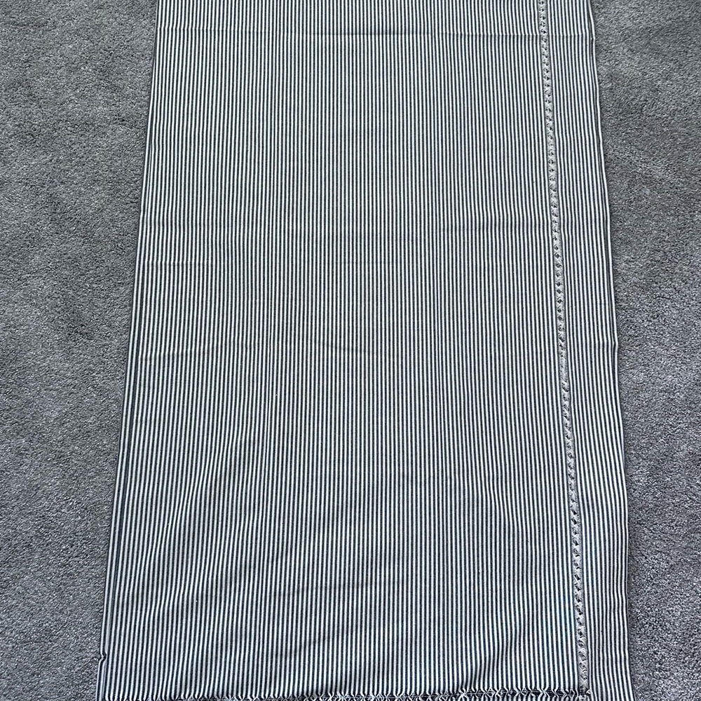 Jaylin Collection Table Linen - Picture 4 of 4